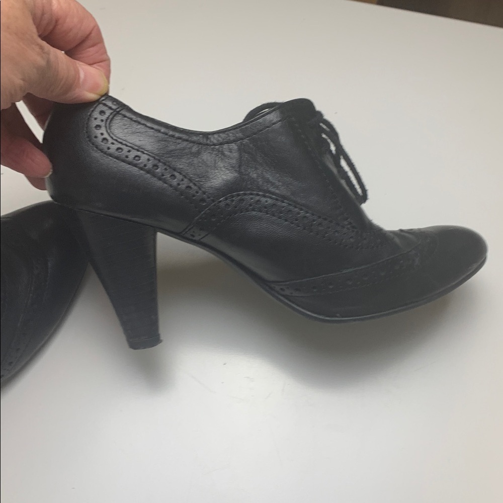 Roberto Vianni Black Leather Lace Up Heeled Shoes, Vintage Look, 3” Heels - Picture 4 of 6